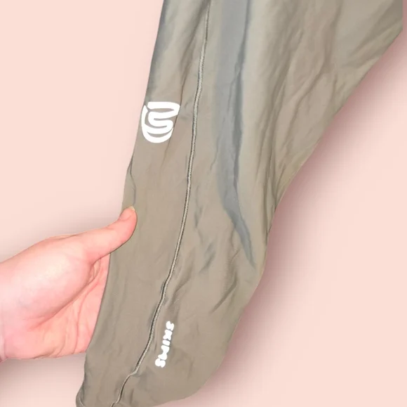 SKIMS PERFORMANCE HIGH-WAISTED 7/8 LEGGING Gunmetal AP-LEG-1805 Workout Active - Picture 4 of 4